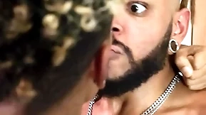 Fui cobrar o puto e ele me comeu