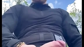 Hombre de swat decide derramar toda la leche