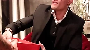 Amigo oculto acabou em suruba natalina