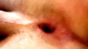 Passivo com desodorante no cuzinho liso rosado