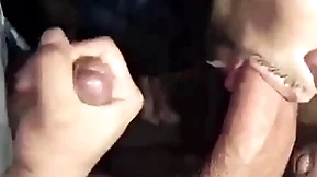 Mamei e dei para três dotados no cinema pornô - full red