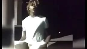 Handsomedevan flashes his dick to everyone in the parking lot
