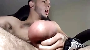 Camslut with big balls