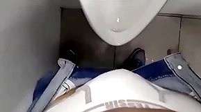 Cumming in the bathroom at the mall - euyurigaucho.com.br