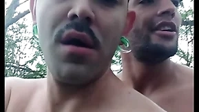 Descendo a rola no branquinho na trilha
