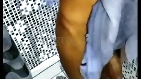 Dei um banho no cafuçu fiz um boquete gostoso e ele gozou muito - completo mo red ( red agora so se acessa pelo fraternize with xvideos.red )