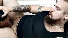 Llenandole el culo de leche