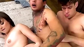 Bisex 3some ends with deep fucking train