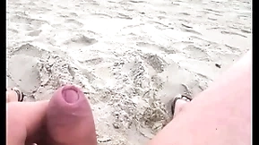 Dick flash for girls on the beach