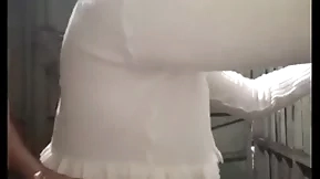 Pagando serviço com boquete e cuzinho