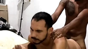 Dois amigos pauzudos enchendo meu rabo de leite (completo no red) maax puto karioca e leom ogro