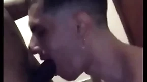 Traindo meu namorado itty-bitty motor hotel com os novinhos pauzudos, me comeram gostoso e mamei muitos aquelas picas