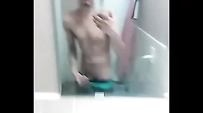 Jalandome en el ba&ntilde_o